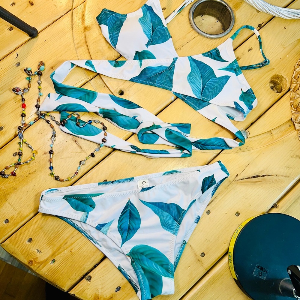 Cupshe bikini - Picture 2 of 3